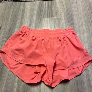 Lululemon Hotty Hot Shorts 2.5”